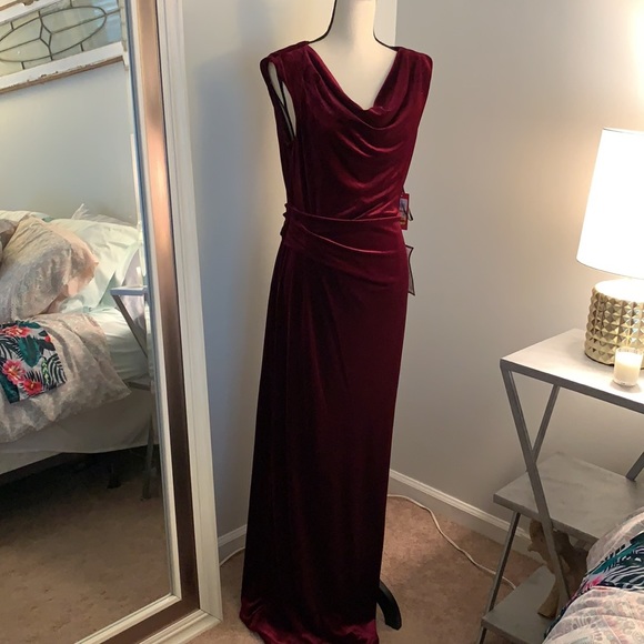 Gown -Velvet -gorgeous color - Picture 3 of 8
